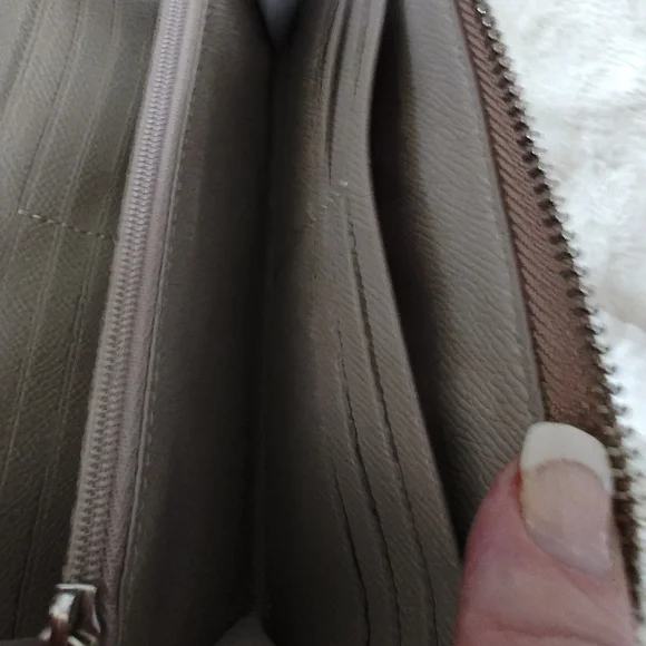 Grey Birch handbag and Wallet...MARKING ALL LISTINGS DOWN...THESE ARE PRISTINE! - Picture 11 of 11